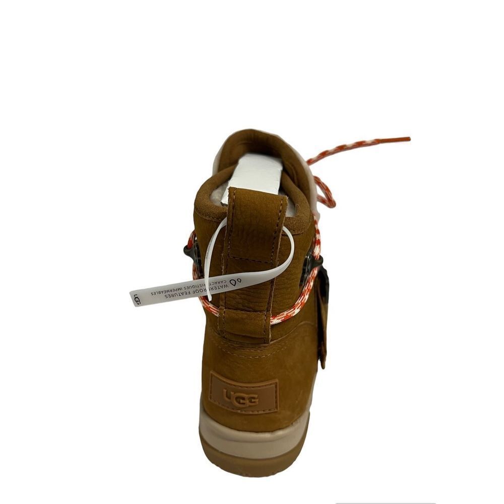 UGG Classic Women Weather Hiker Boots, Size 5.5
(103) - Picture 4 of 8